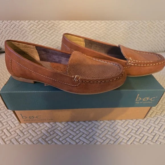 NEW b.o.c. Women's Brown Loafers Size 6 - Picture 8 of 11